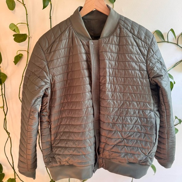 lululemon lab Ashta Bomber Jacket
Reversible | sz mens lg | army green - Picture 4 of 5